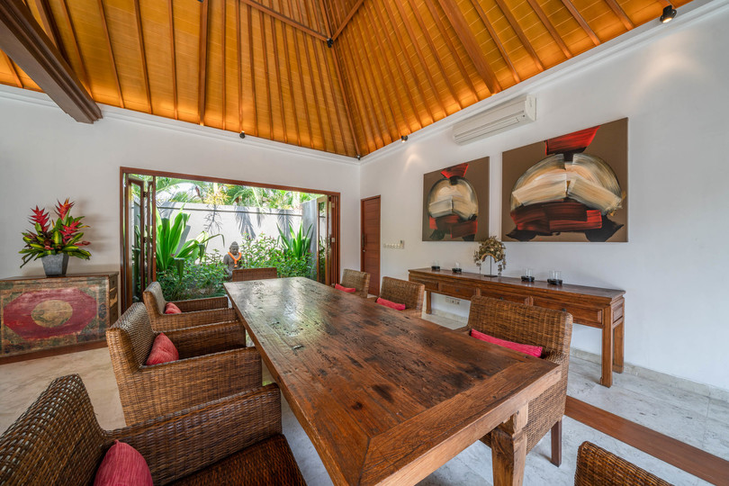 Kabupaten Badung'da Özel Havuzlu ve Tam Personelli Özel Tatil Villanızı Kiralamak İçin Eksiksiz Kılavuz, Bali Villa 2113