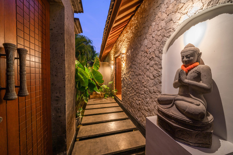 Kabupaten Badung'da Özel Havuzlu ve Tam Personelli Özel Tatil Villanızı Kiralamak İçin Eksiksiz Kılavuz, Bali Villa 2113