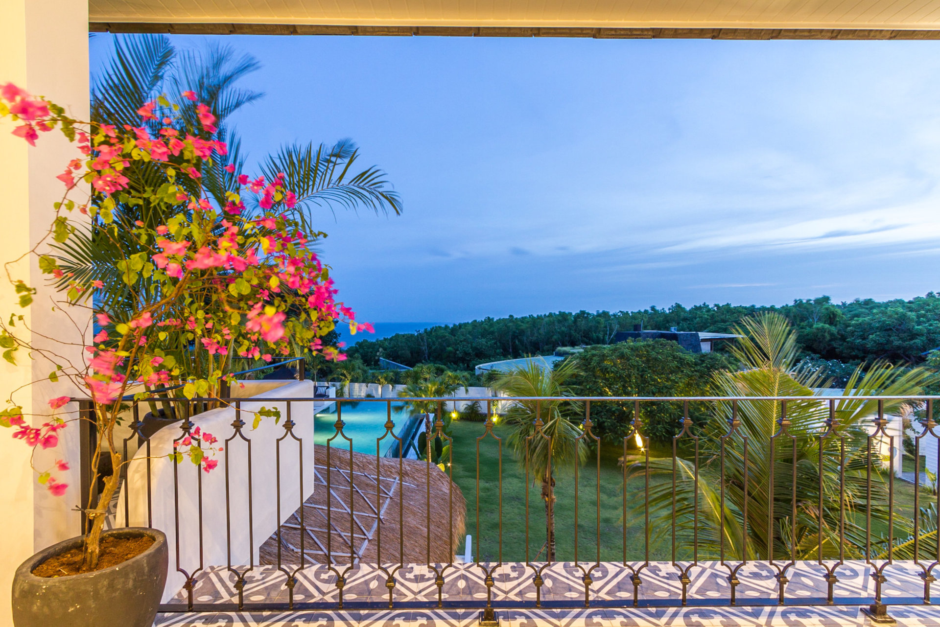 Ailenizin Muhteşem Okyanus Manzaralı Lüks 5 Yatak Odalı Tatil Villası Kiraladığını Hayal Edin, Bali Villa 2114