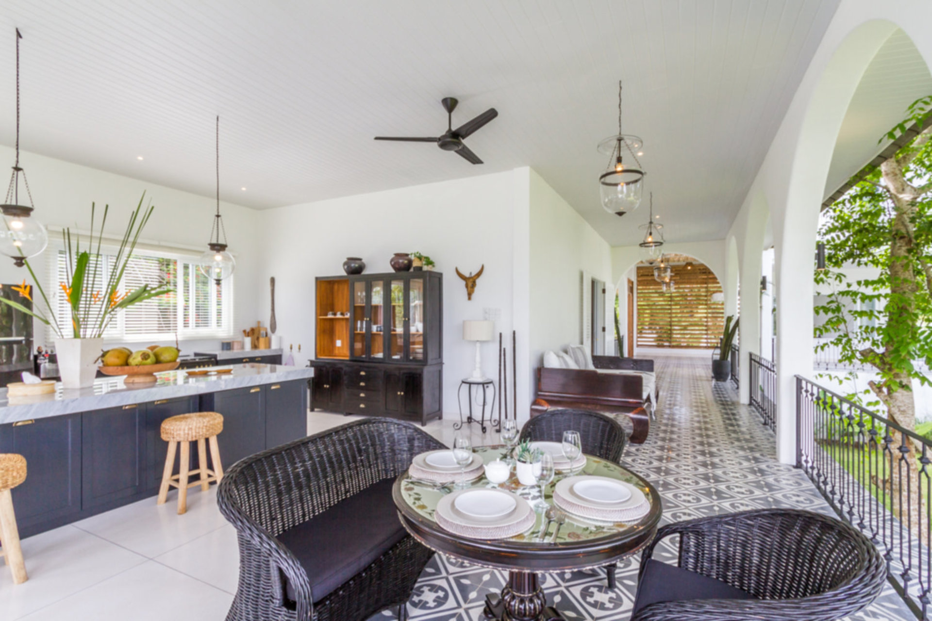 Ailenizin Muhteşem Okyanus Manzaralı Lüks 5 Yatak Odalı Tatil Villası Kiraladığını Hayal Edin, Bali Villa 2114