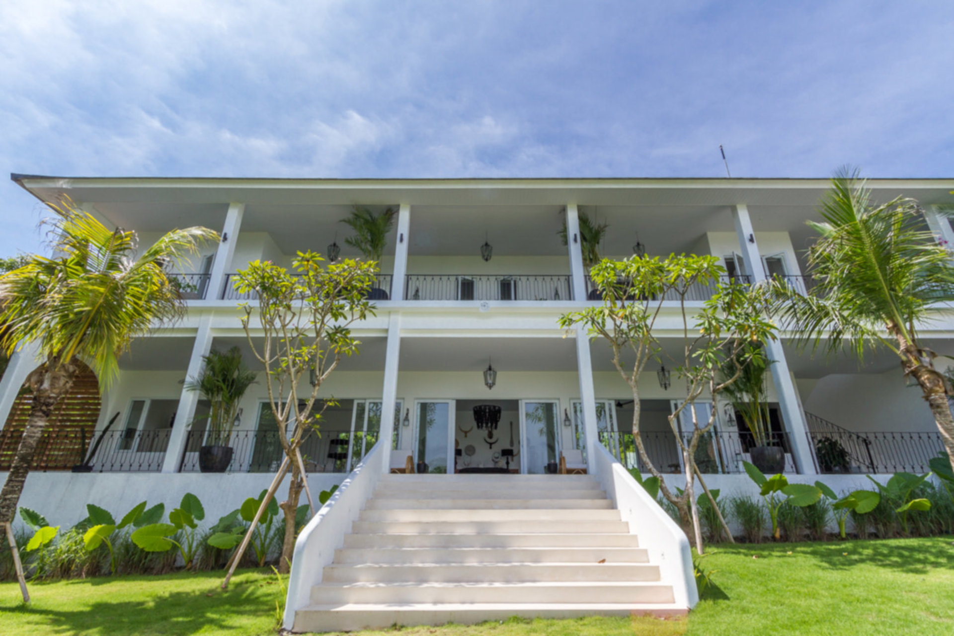Ailenizin Muhteşem Okyanus Manzaralı Lüks 5 Yatak Odalı Tatil Villası Kiraladığını Hayal Edin, Bali Villa 2114