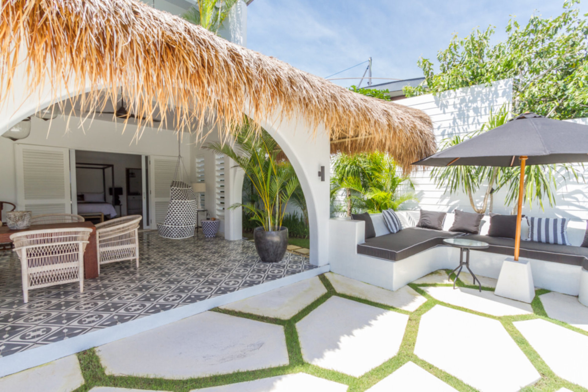 Ailenizin Muhteşem Okyanus Manzaralı Lüks 5 Yatak Odalı Tatil Villası Kiraladığını Hayal Edin, Bali Villa 2114