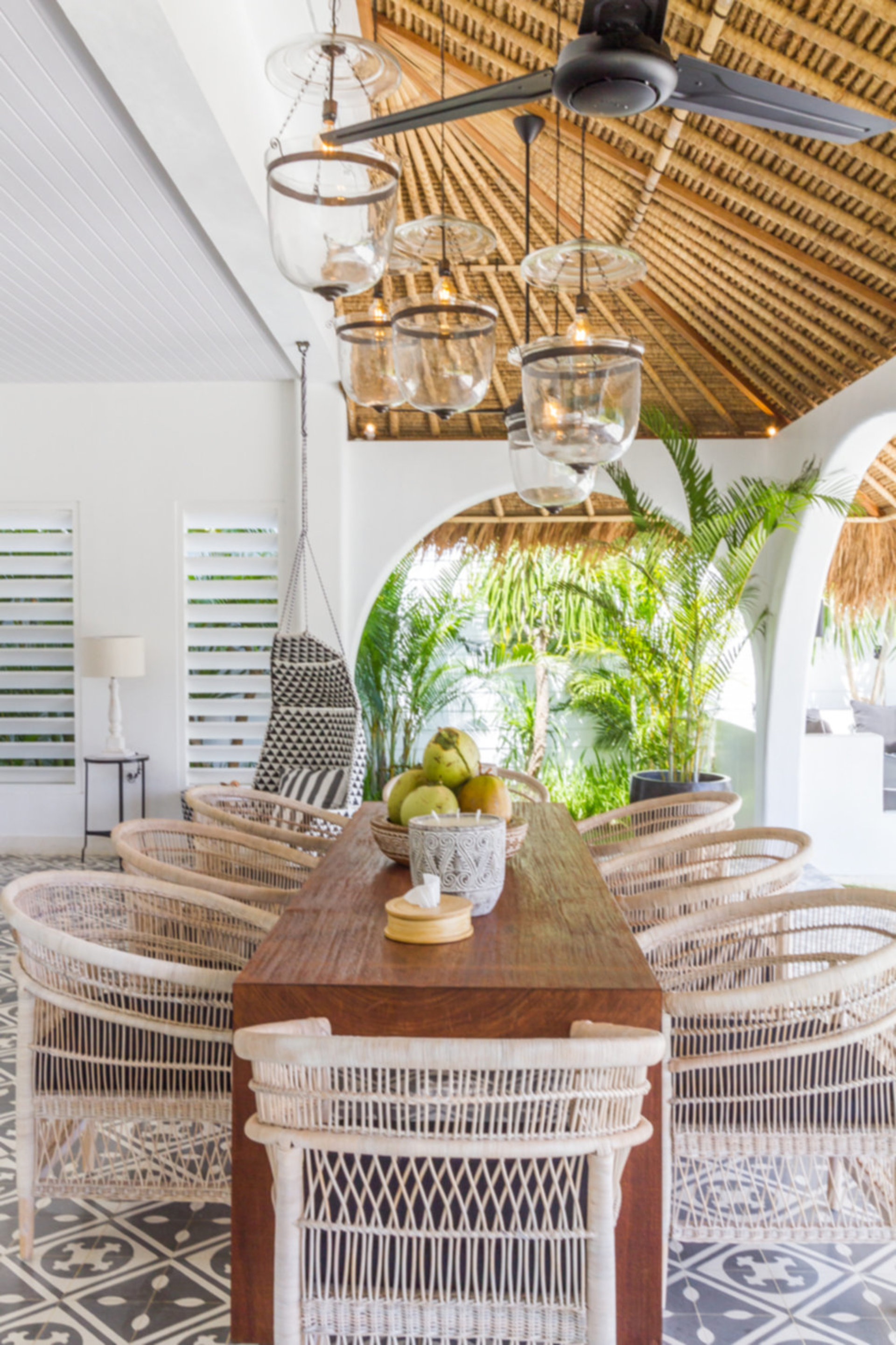 Ailenizin Muhteşem Okyanus Manzaralı Lüks 5 Yatak Odalı Tatil Villası Kiraladığını Hayal Edin, Bali Villa 2114