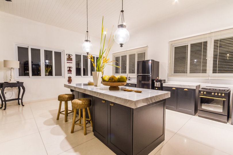 Ailenizin Muhteşem Okyanus Manzaralı Lüks 5 Yatak Odalı Tatil Villası Kiraladığını Hayal Edin, Bali Villa 2114