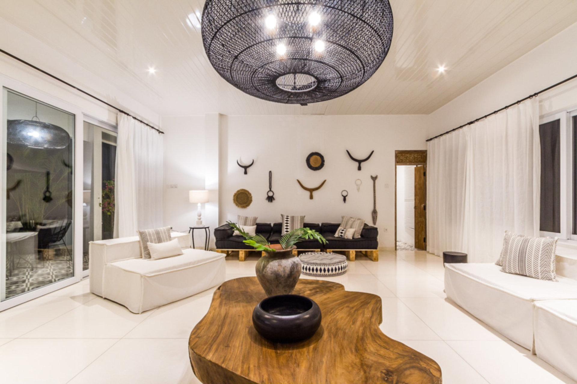Ailenizin Muhteşem Okyanus Manzaralı Lüks 5 Yatak Odalı Tatil Villası Kiraladığını Hayal Edin, Bali Villa 2114