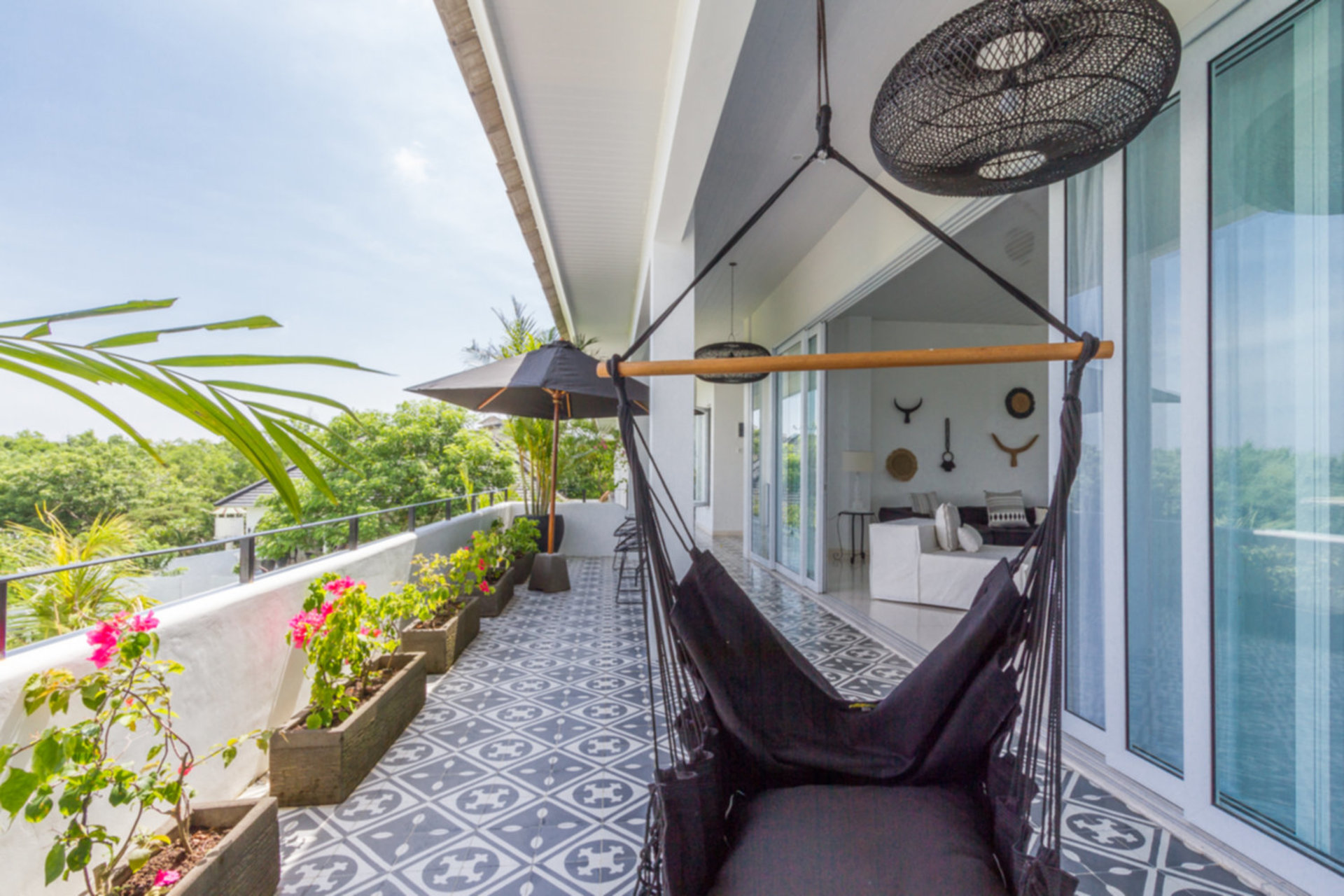 Ailenizin Muhteşem Okyanus Manzaralı Lüks 5 Yatak Odalı Tatil Villası Kiraladığını Hayal Edin, Bali Villa 2114