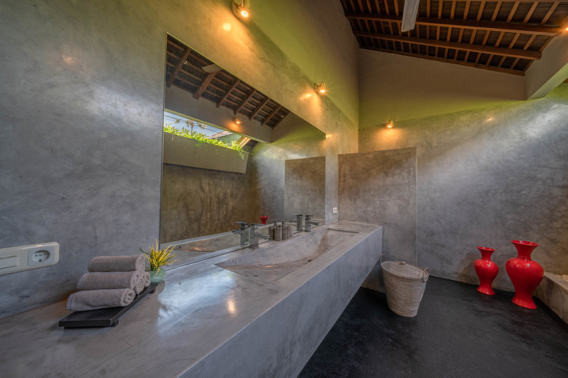 Ailenizin Double Six Beach'e Yakın 4 Yatak Odalı Lüks Bir Tatil Villası Kiraladığını Hayal Edin, Bali Villa 2116