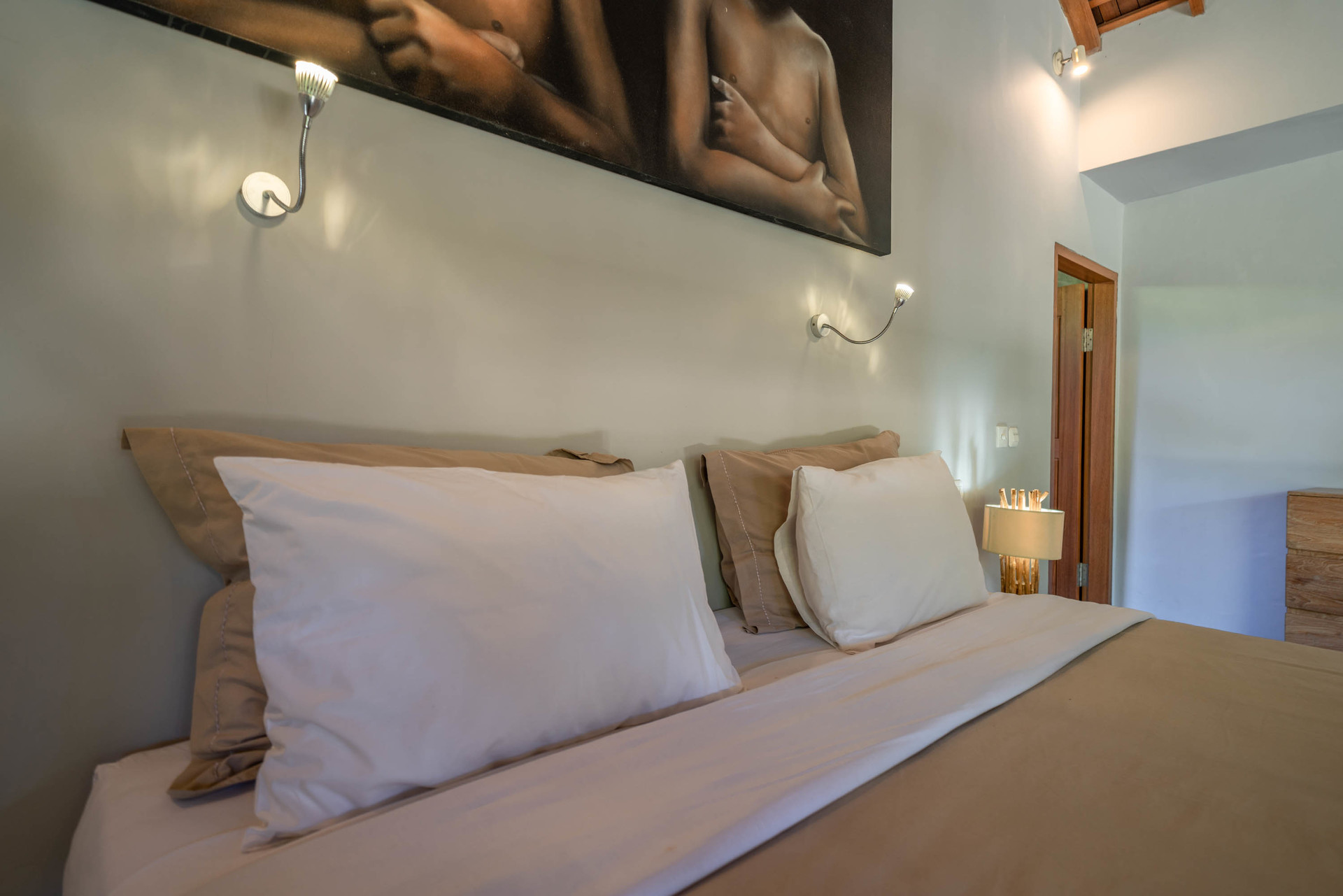 Ailenizin Double Six Beach'e Yakın 4 Yatak Odalı Lüks Bir Tatil Villası Kiraladığını Hayal Edin, Bali Villa 2116