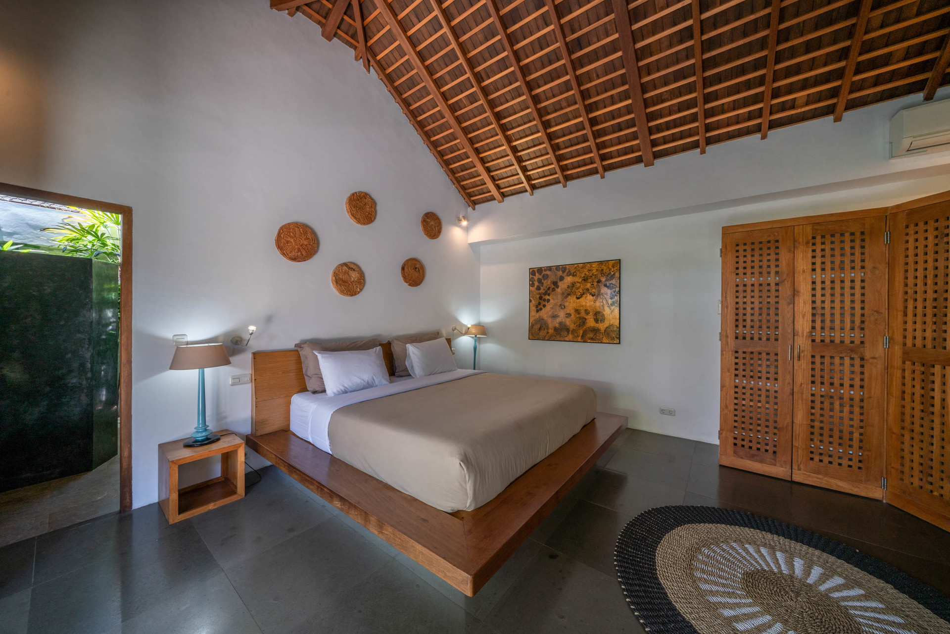 Ailenizin Double Six Beach'e Yakın 4 Yatak Odalı Lüks Bir Tatil Villası Kiraladığını Hayal Edin, Bali Villa 2116