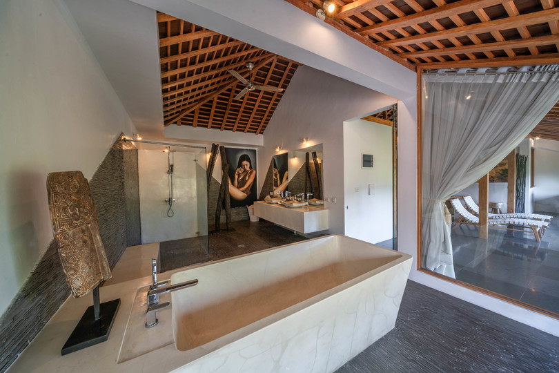 Ailenizin Double Six Beach'e Yakın 4 Yatak Odalı Lüks Bir Tatil Villası Kiraladığını Hayal Edin, Bali Villa 2116