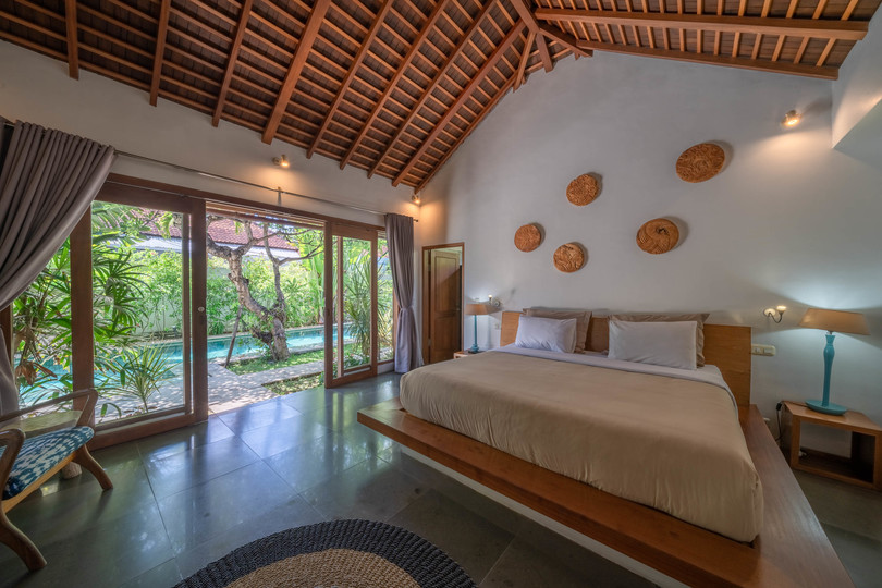Ailenizin Double Six Beach'e Yakın 4 Yatak Odalı Lüks Bir Tatil Villası Kiraladığını Hayal Edin, Bali Villa 2116
