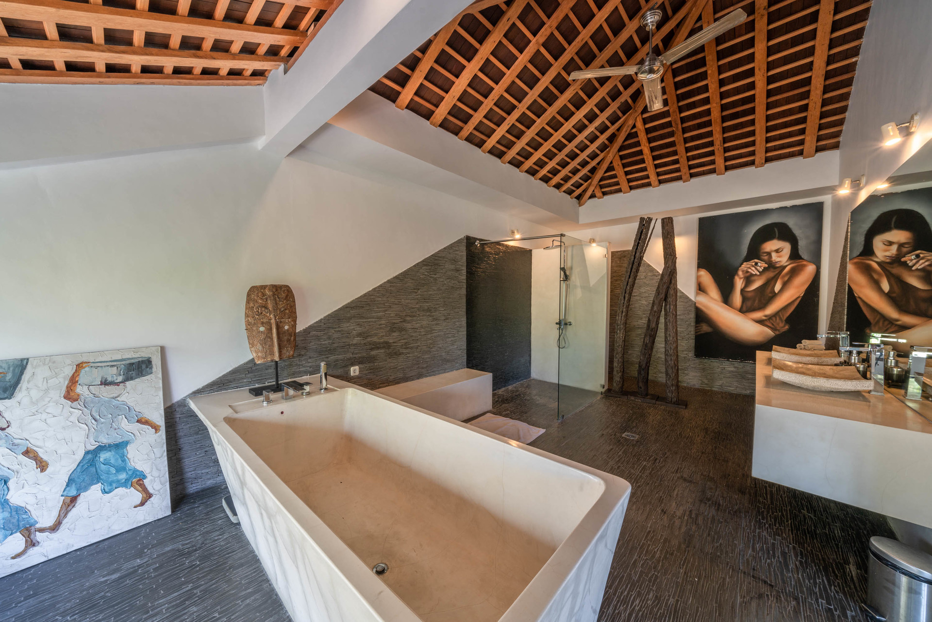 Ailenizin Double Six Beach'e Yakın 4 Yatak Odalı Lüks Bir Tatil Villası Kiraladığını Hayal Edin, Bali Villa 2116