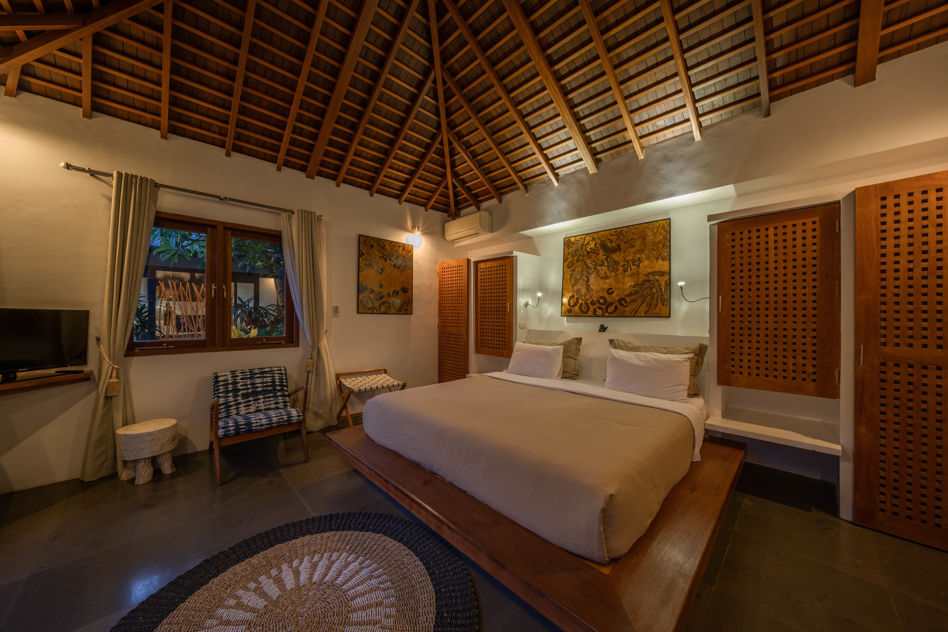 Ailenizin Double Six Beach'e Yakın 4 Yatak Odalı Lüks Bir Tatil Villası Kiraladığını Hayal Edin, Bali Villa 2116