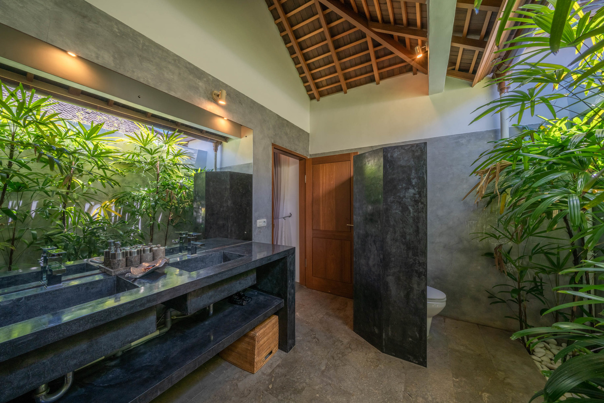 Ailenizin Double Six Beach'e Yakın 4 Yatak Odalı Lüks Bir Tatil Villası Kiraladığını Hayal Edin, Bali Villa 2116