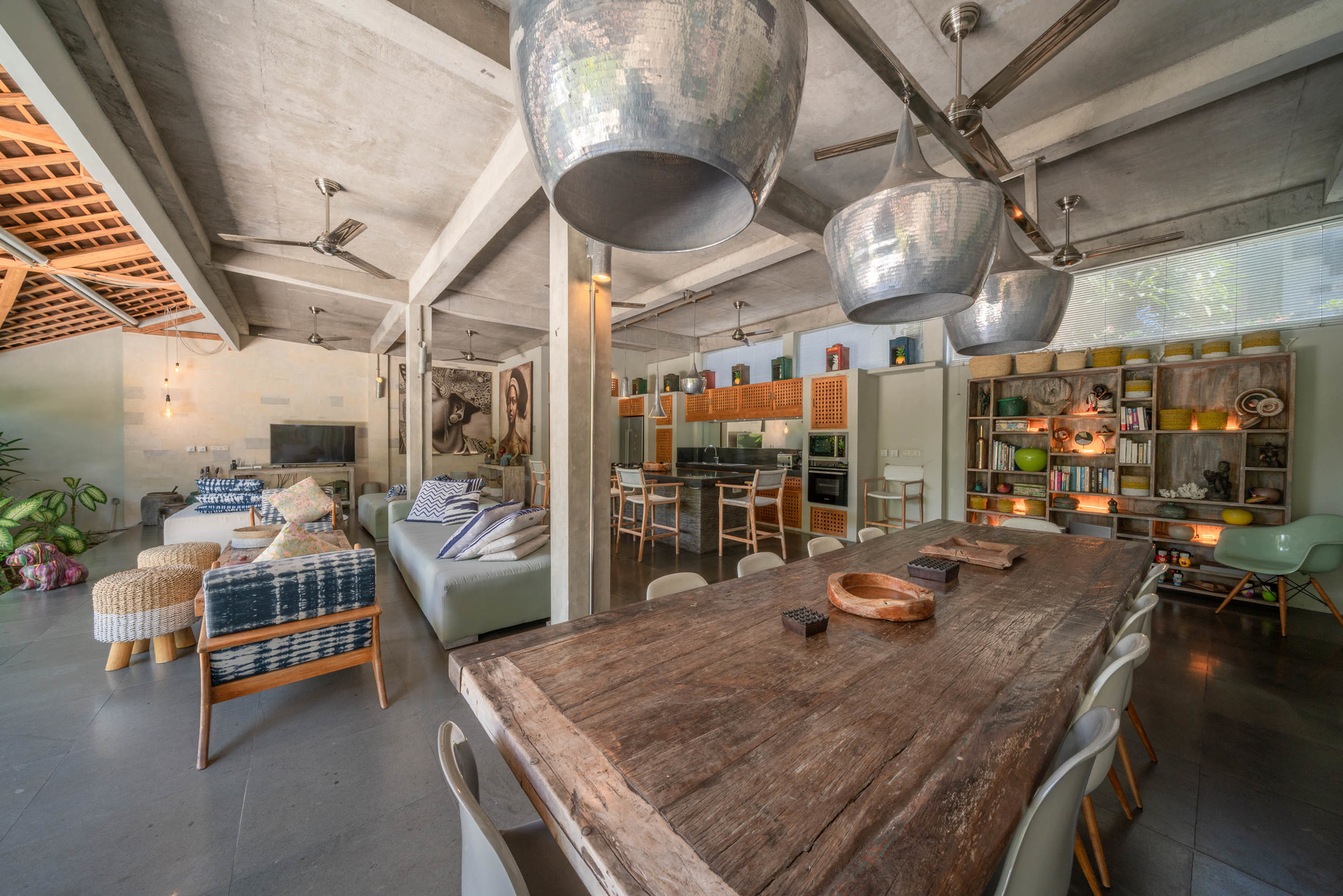Ailenizin Double Six Beach'e Yakın 4 Yatak Odalı Lüks Bir Tatil Villası Kiraladığını Hayal Edin, Bali Villa 2116