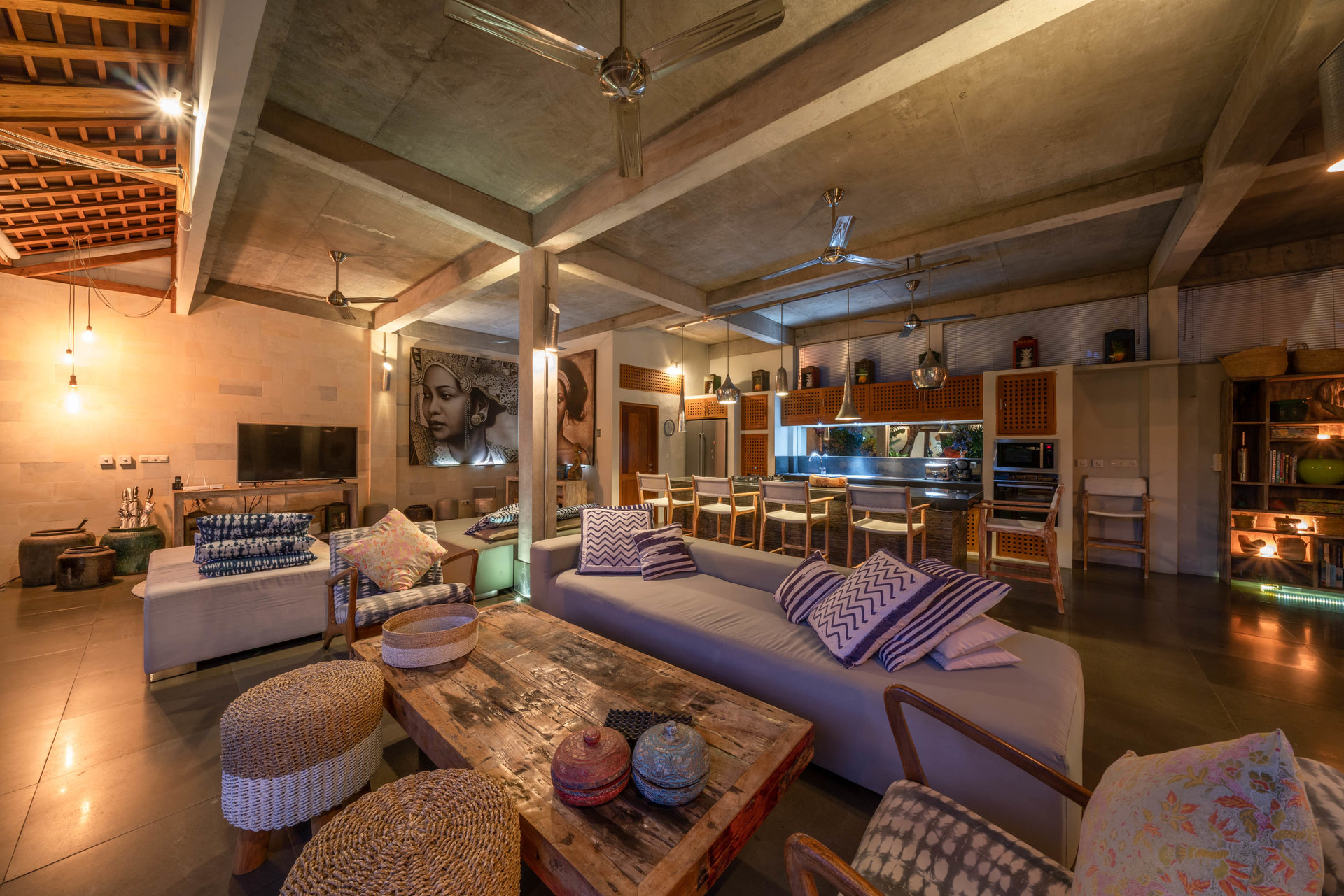 Ailenizin Double Six Beach'e Yakın 4 Yatak Odalı Lüks Bir Tatil Villası Kiraladığını Hayal Edin, Bali Villa 2116