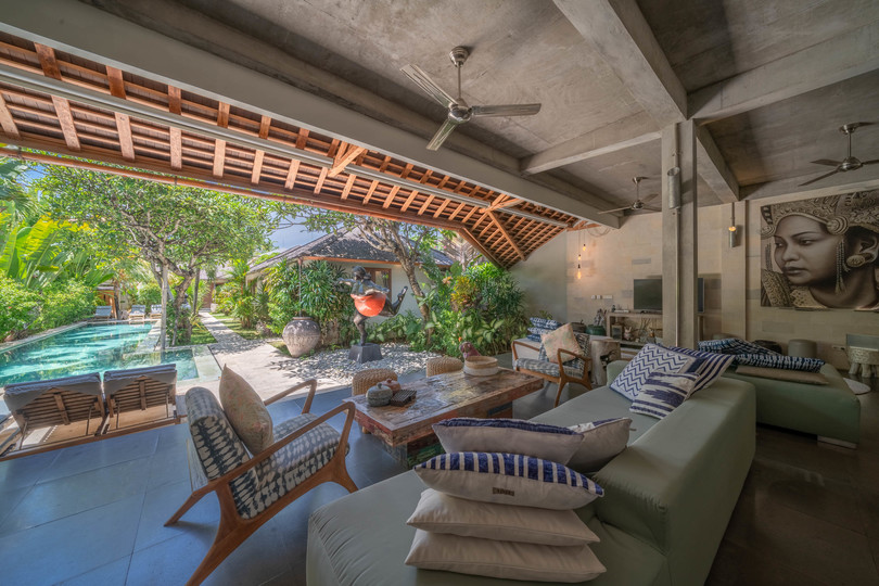 Ailenizin Double Six Beach'e Yakın 4 Yatak Odalı Lüks Bir Tatil Villası Kiraladığını Hayal Edin, Bali Villa 2116