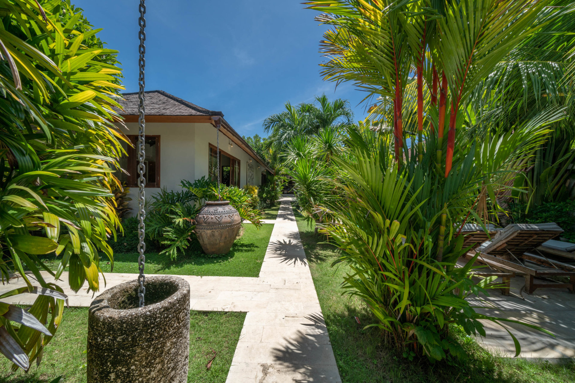 Ailenizin Double Six Beach'e Yakın 4 Yatak Odalı Lüks Bir Tatil Villası Kiraladığını Hayal Edin, Bali Villa 2116