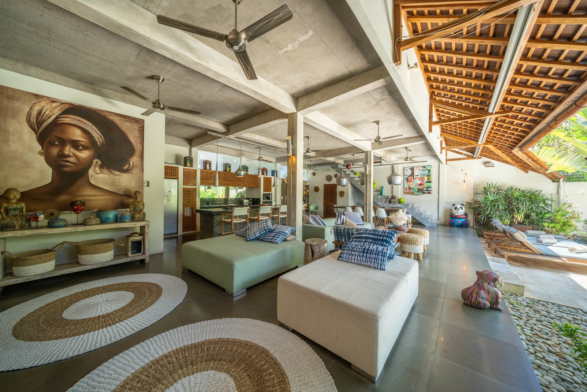 Ailenizin Double Six Beach'e Yakın 4 Yatak Odalı Lüks Bir Tatil Villası Kiraladığını Hayal Edin, Bali Villa 2116