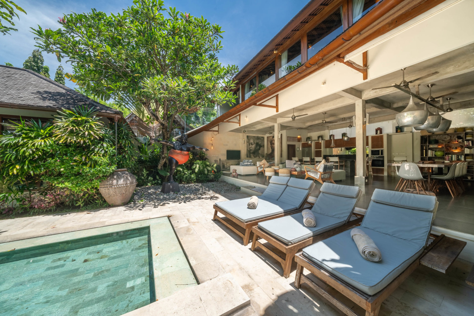 Ailenizin Double Six Beach'e Yakın 4 Yatak Odalı Lüks Bir Tatil Villası Kiraladığını Hayal Edin, Bali Villa 2116