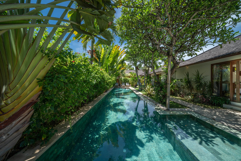 Ailenizin Double Six Beach'e Yakın 4 Yatak Odalı Lüks Bir Tatil Villası Kiraladığını Hayal Edin, Bali Villa 2116
