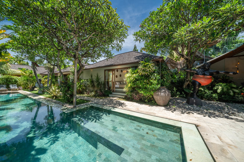 Ailenizin Double Six Beach'e Yakın 4 Yatak Odalı Lüks Bir Tatil Villası Kiraladığını Hayal Edin, Bali Villa 2116