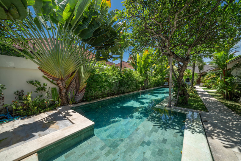 Ailenizin Double Six Beach'e Yakın 4 Yatak Odalı Lüks Bir Tatil Villası Kiraladığını Hayal Edin, Bali Villa 2116