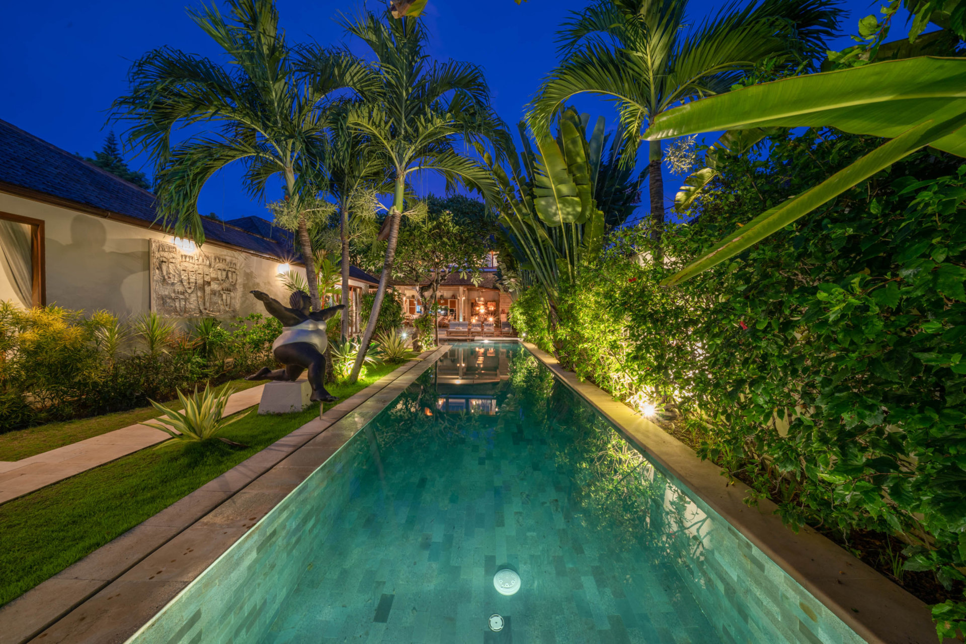 Ailenizin Double Six Beach'e Yakın 4 Yatak Odalı Lüks Bir Tatil Villası Kiraladığını Hayal Edin, Bali Villa 2116