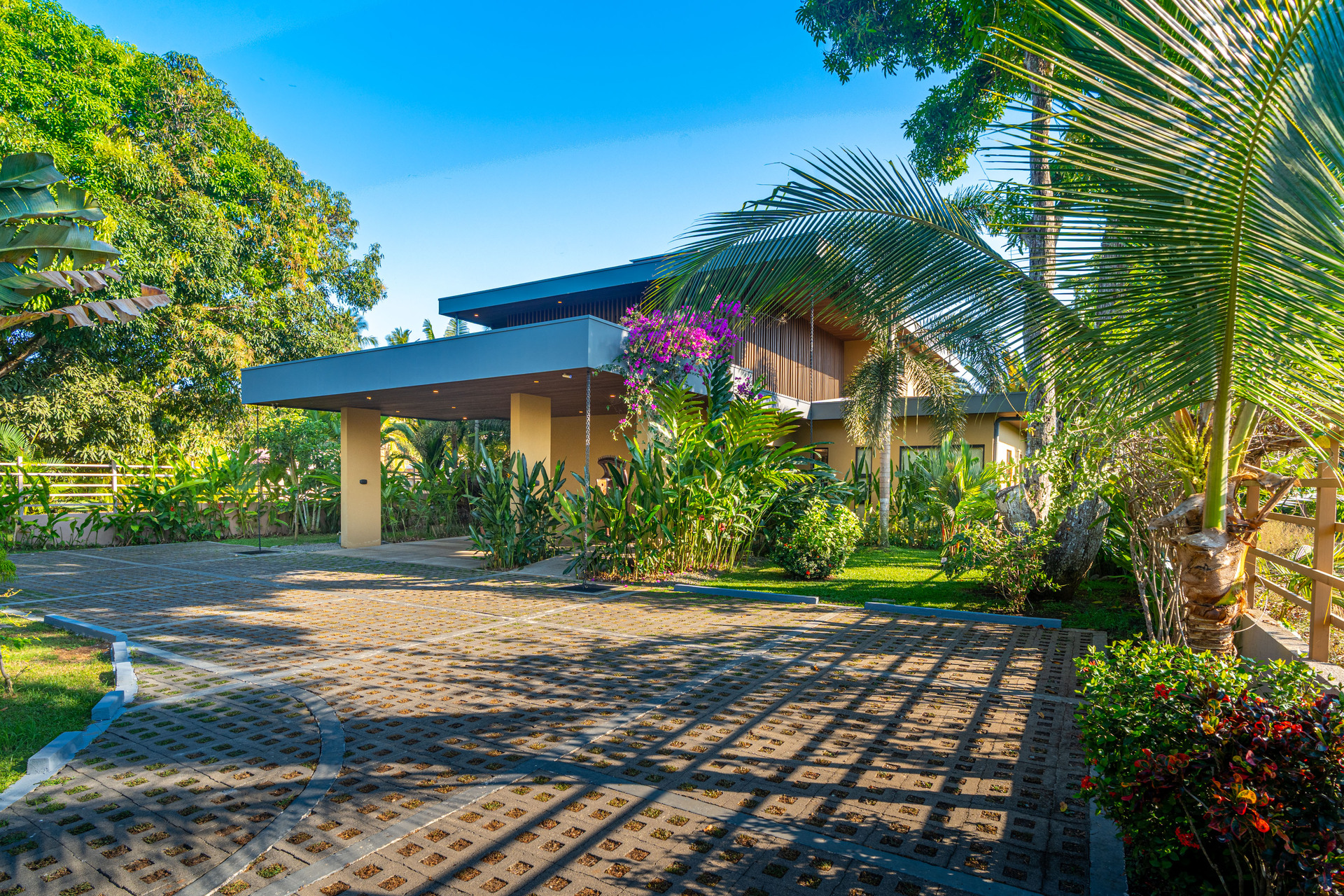 Özel Sonsuzluk Havuzlu ve Jakuzili 5 Yıldızlı Özel Villa, White Wings Villa 1003