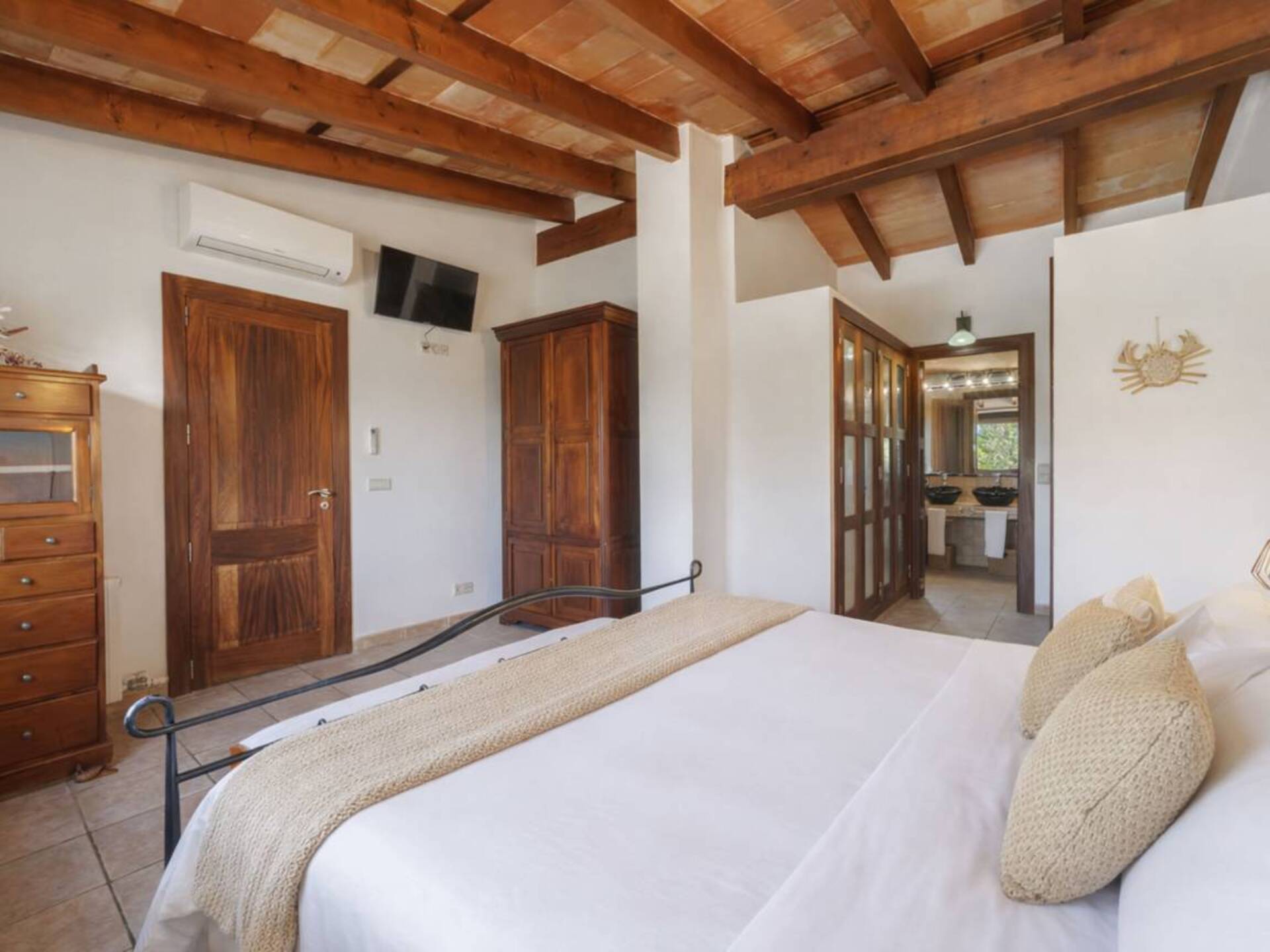 Balear Adaları'nda Gizli Lüks Tatil Köyü, 1623