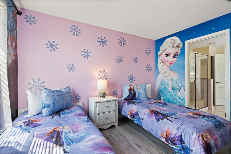 Two Twins Bedroom 6 Frozen