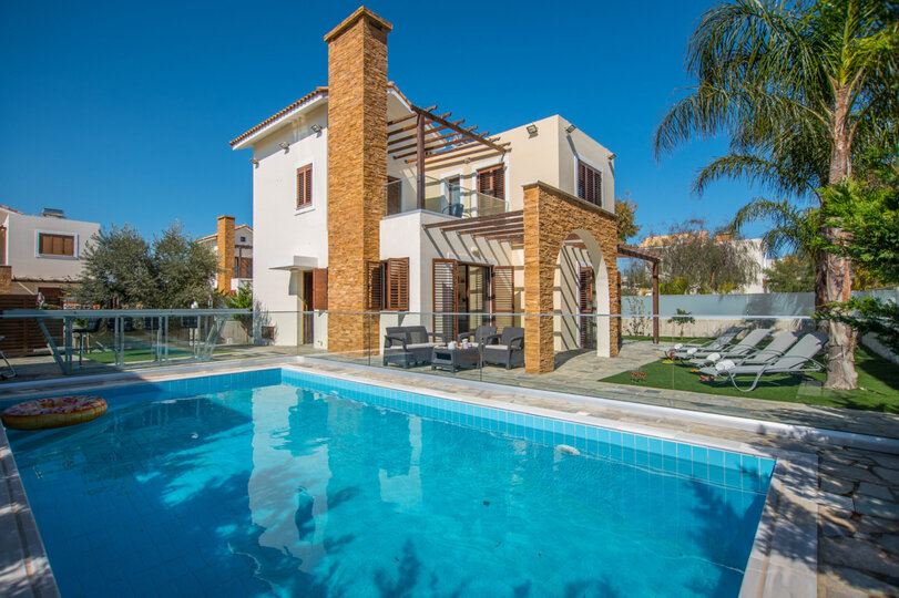 Gazimağusa ve Güzel plajlarına birkaç dakika mesafedeki Güzel Tatil Villanız, Gazimağusa Villa 1021