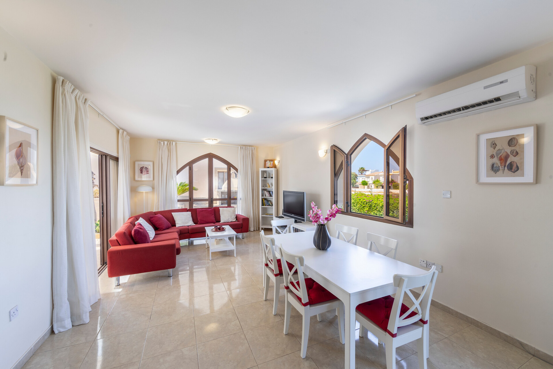Sahilde Lüks 4 Yatak Odalı Villanızı Kiralamak İçin En İyi Kılavuz, Gazimağusa Villa 1022