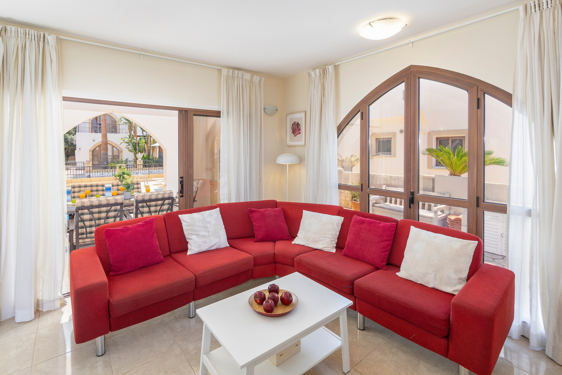 Sahilde Lüks 4 Yatak Odalı Villanızı Kiralamak İçin En İyi Kılavuz, Gazimağusa Villa 1022