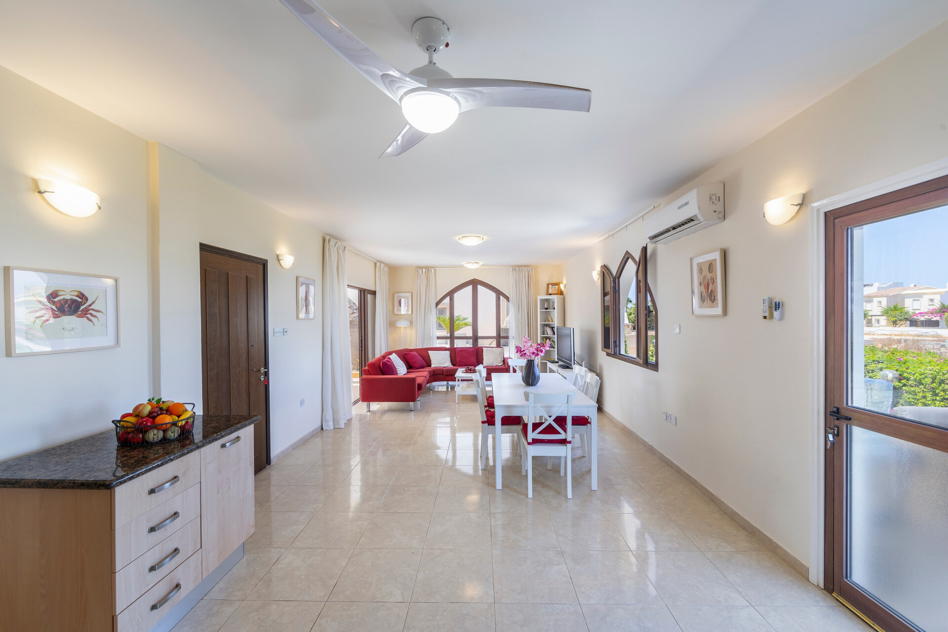 Sahilde Lüks 4 Yatak Odalı Villanızı Kiralamak İçin En İyi Kılavuz, Gazimağusa Villa 1022