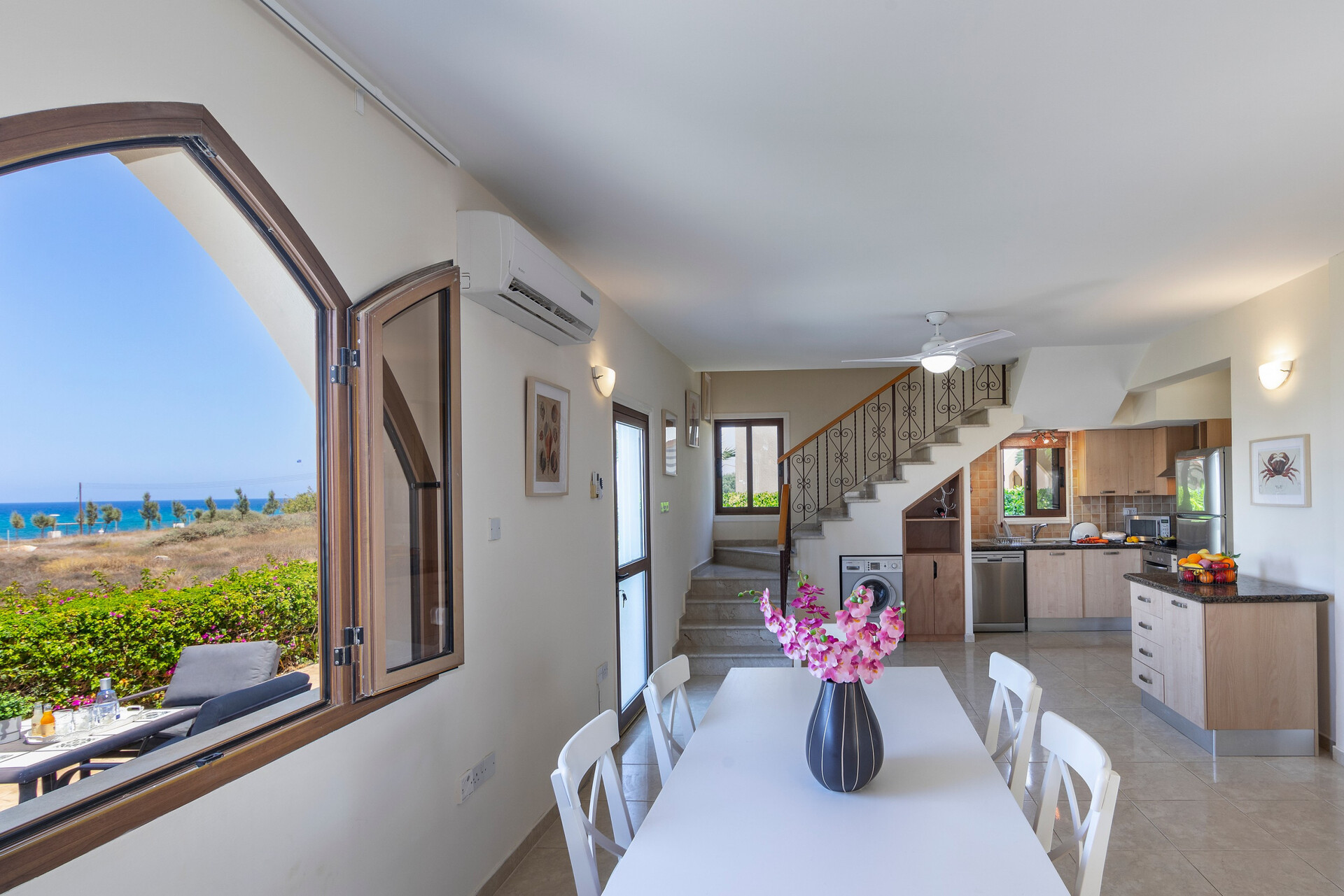 Sahilde Lüks 4 Yatak Odalı Villanızı Kiralamak İçin En İyi Kılavuz, Gazimağusa Villa 1022