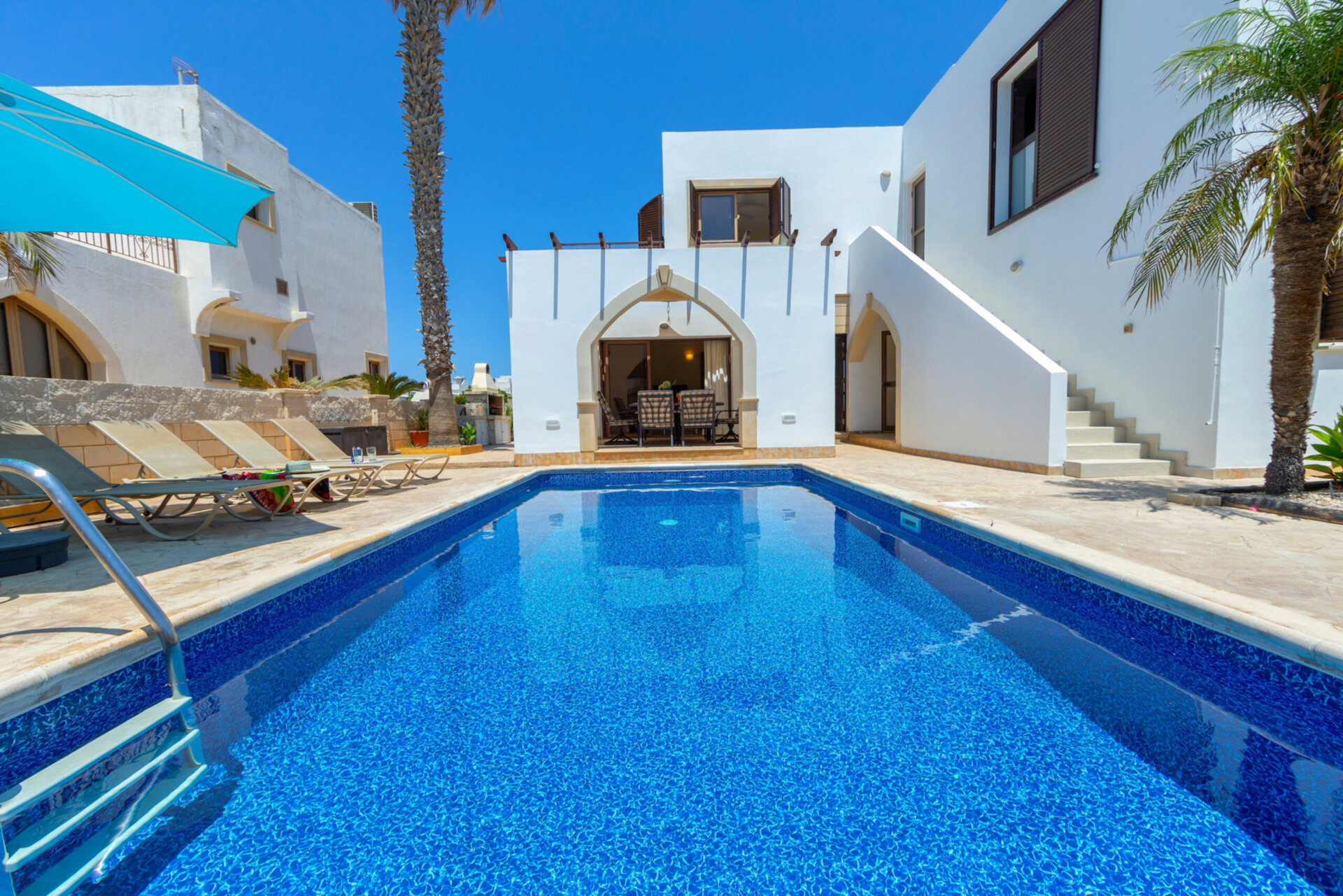 Sahilde Lüks 4 Yatak Odalı Villanızı Kiralamak İçin En İyi Kılavuz, Gazimağusa Villa 1022