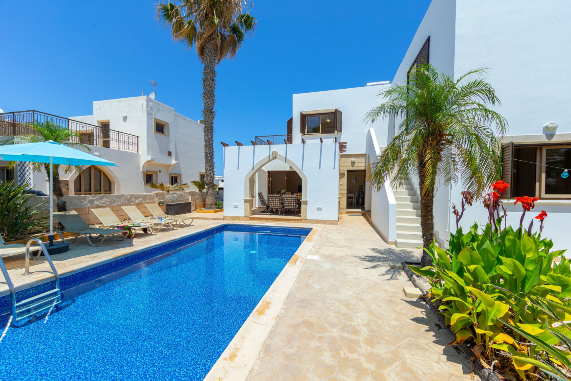Sahilde Lüks 4 Yatak Odalı Villanızı Kiralamak İçin En İyi Kılavuz, Gazimağusa Villa 1022