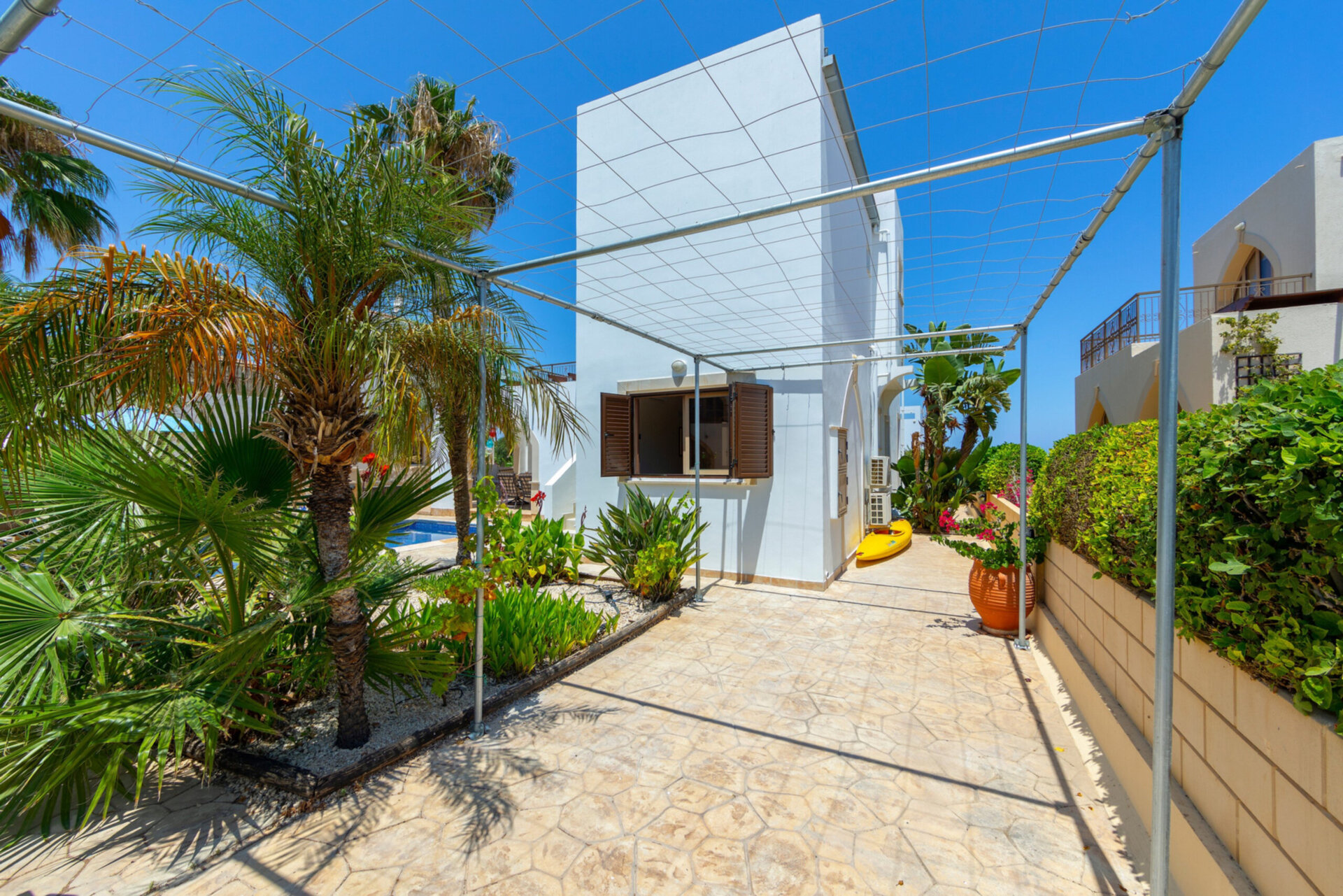 Sahilde Lüks 4 Yatak Odalı Villanızı Kiralamak İçin En İyi Kılavuz, Gazimağusa Villa 1022