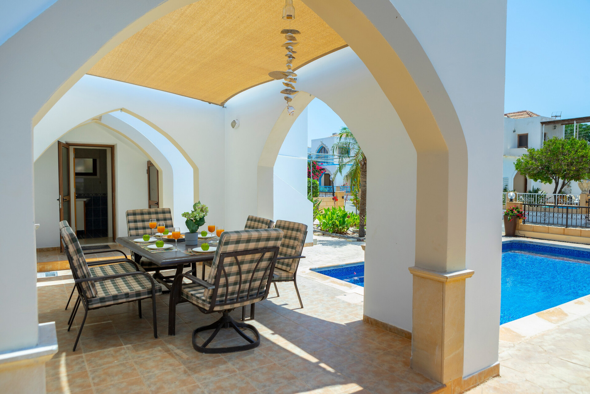 Sahilde Lüks 4 Yatak Odalı Villanızı Kiralamak İçin En İyi Kılavuz, Gazimağusa Villa 1022