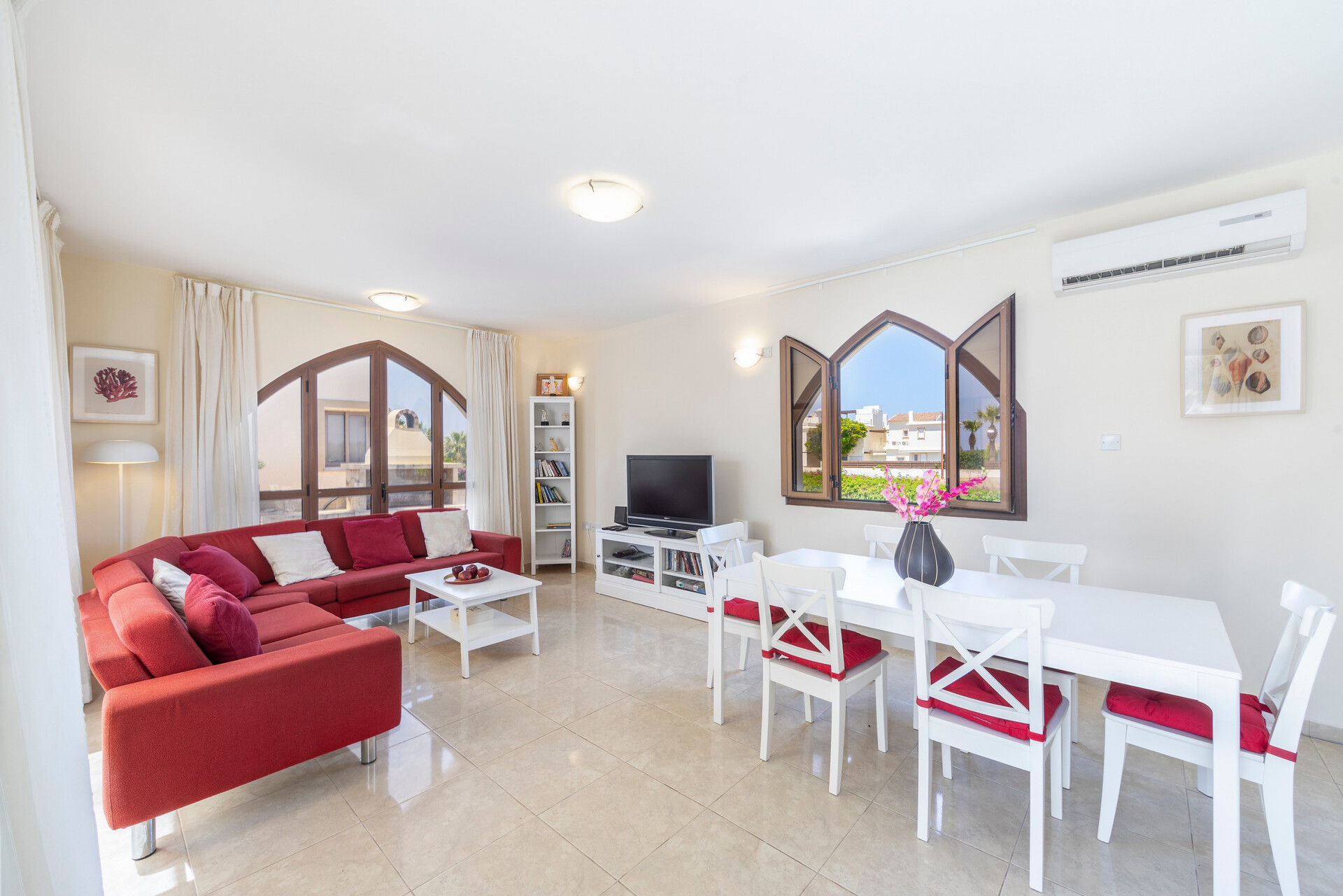 Sahilde Lüks 4 Yatak Odalı Villanızı Kiralamak İçin En İyi Kılavuz, Gazimağusa Villa 1022