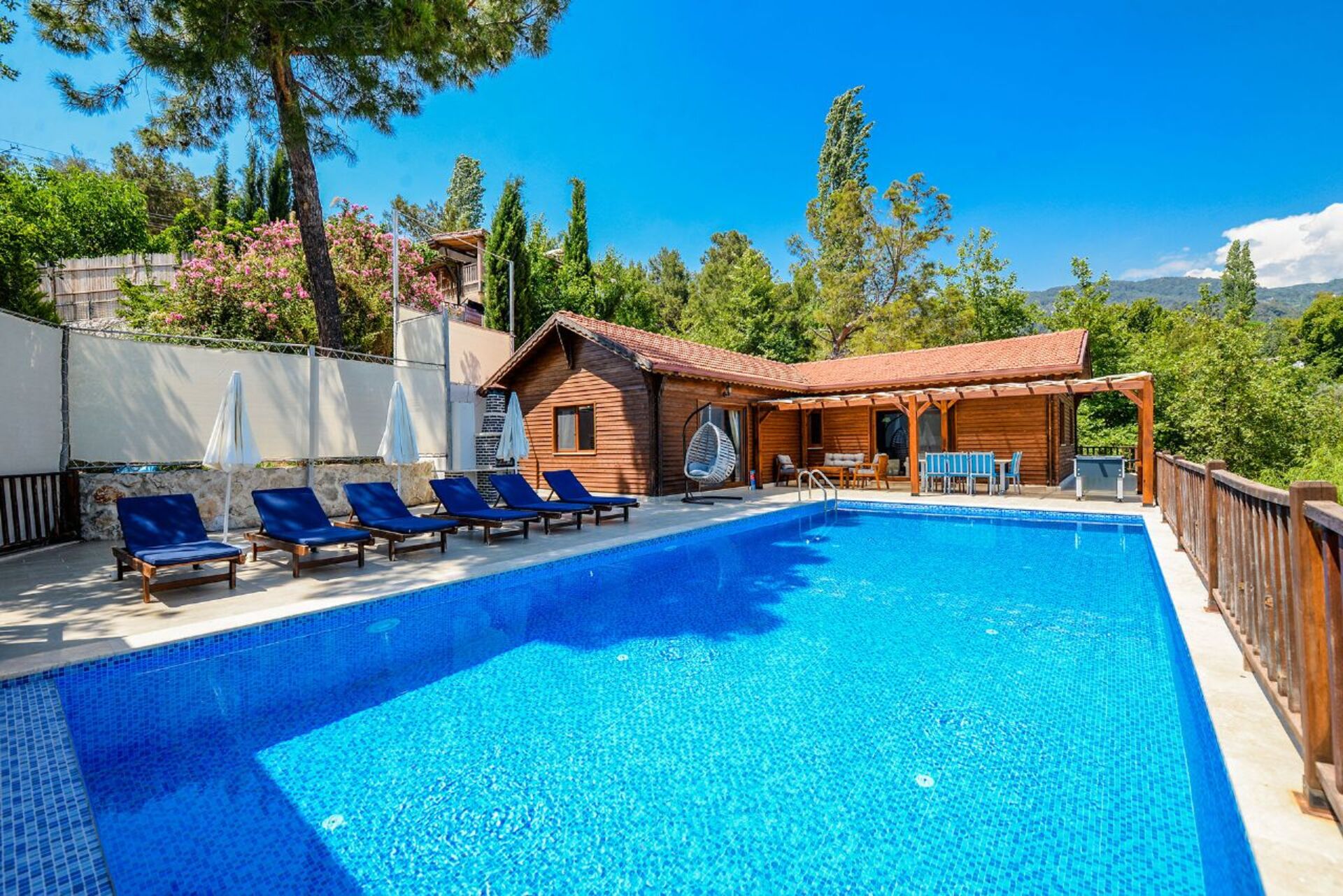 Nefes Kesen Manzaralı Özel Villa, Kalkan Villa 1070