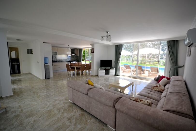 Kalkan Villa 1071'de 4 Yatak Odalı Lüks Villanızı Kiralayın
