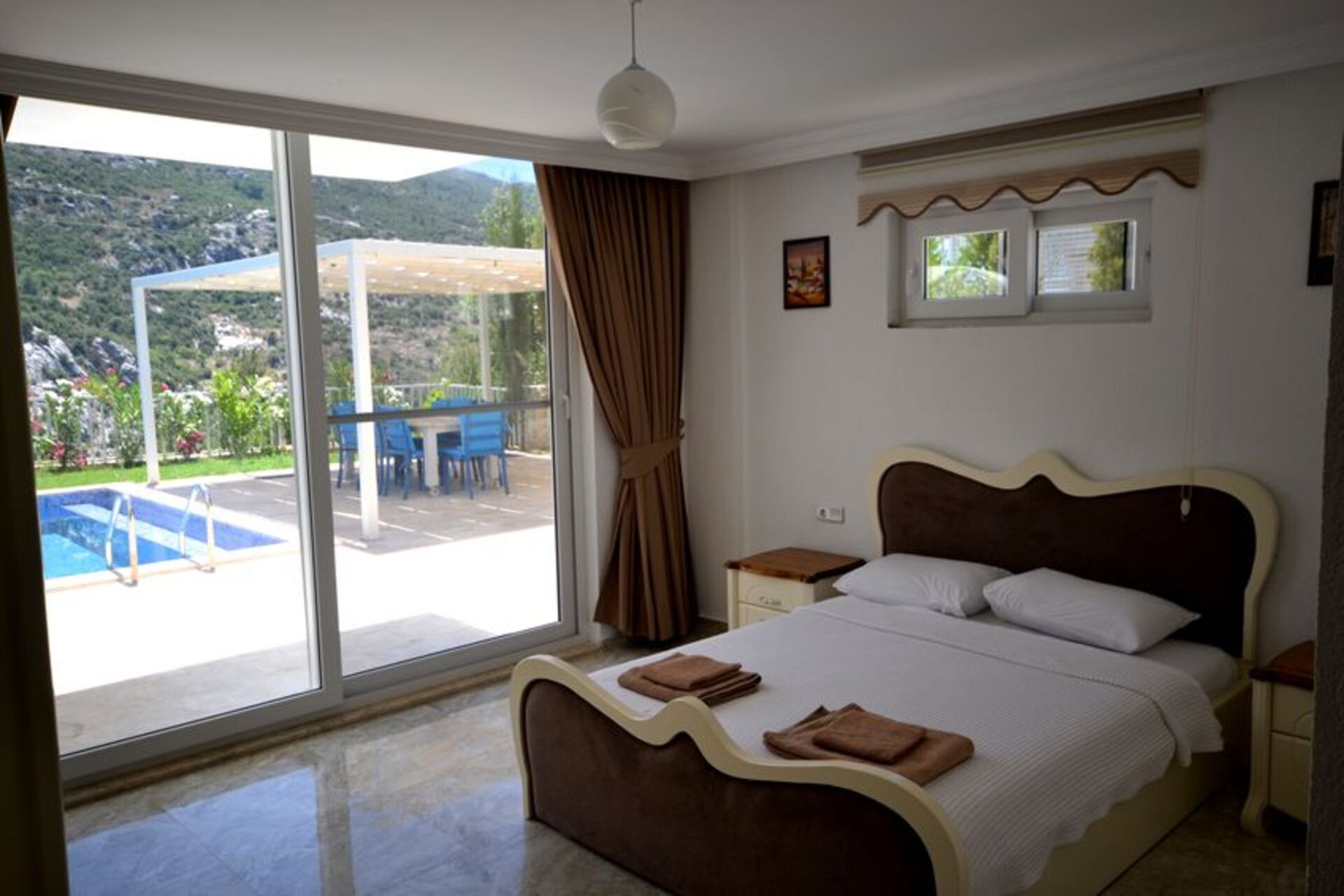 Kalkan Villa 1071'de 4 Yatak Odalı Lüks Villanızı Kiralayın