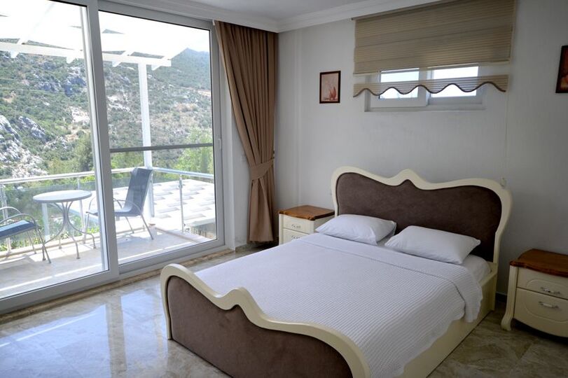 Kalkan Villa 1071'de 4 Yatak Odalı Lüks Villanızı Kiralayın