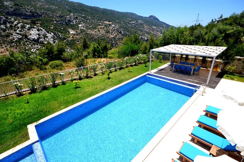 Kalkan Villa 1071'de 4 Yatak Odalı Lüks Villanızı Kiralayın