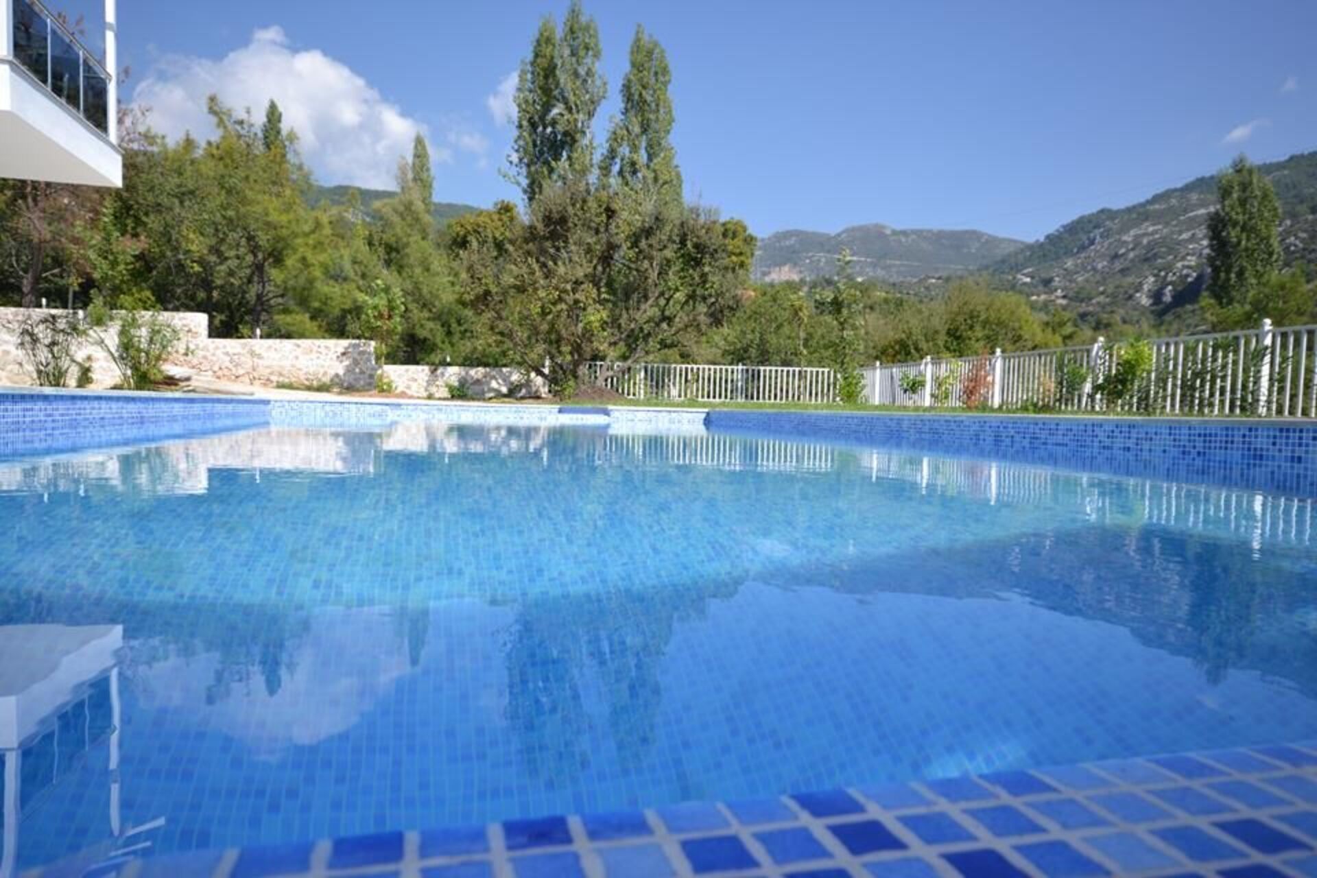 Kalkan Villa 1071'de 4 Yatak Odalı Lüks Villanızı Kiralayın