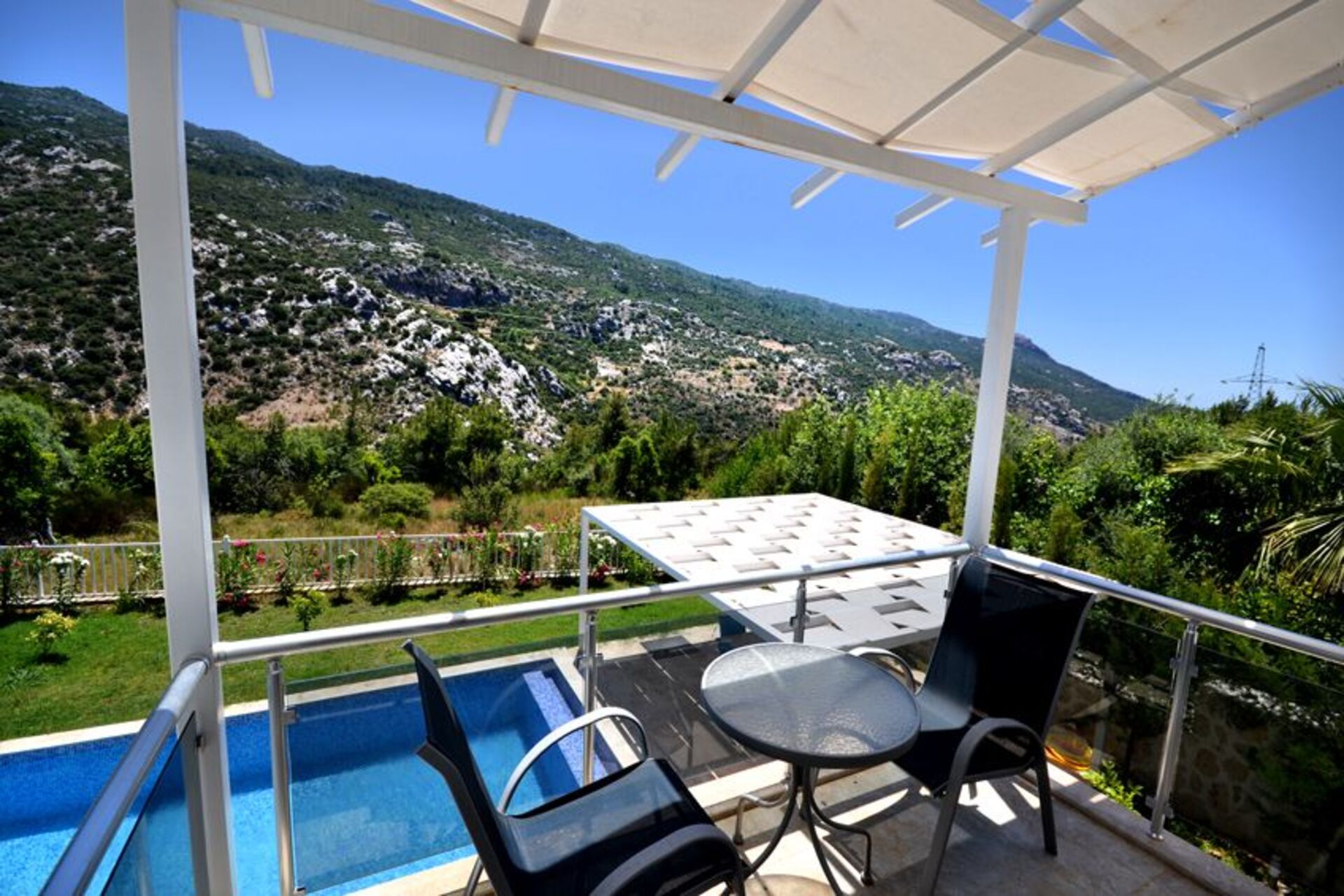 Kalkan Villa 1071'de 4 Yatak Odalı Lüks Villanızı Kiralayın