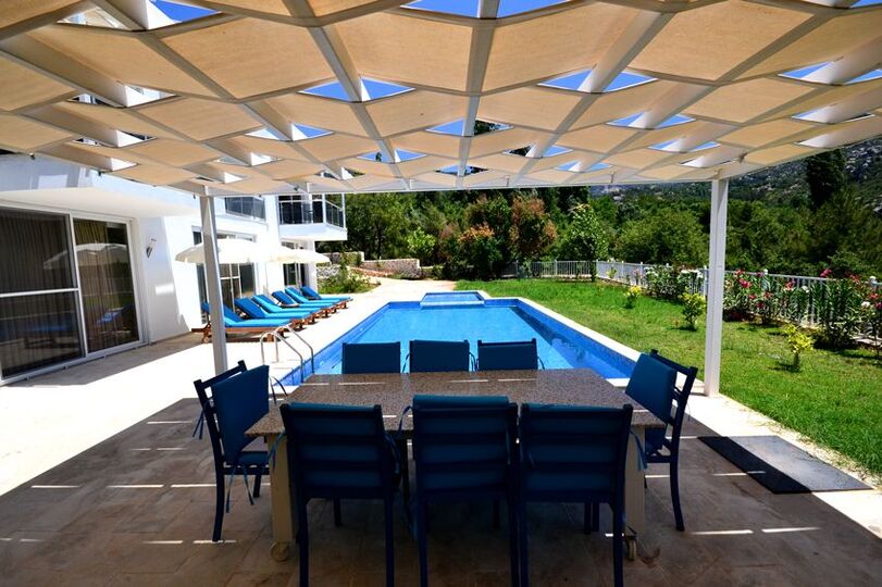 Kalkan Villa 1071'de 4 Yatak Odalı Lüks Villanızı Kiralayın