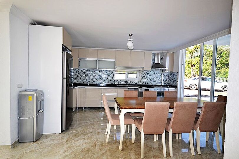 Kalkan Villa 1071'de 4 Yatak Odalı Lüks Villanızı Kiralayın